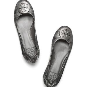 TORY BURCH REVA GRAY METALLIC SNAKESKIN SZ 6